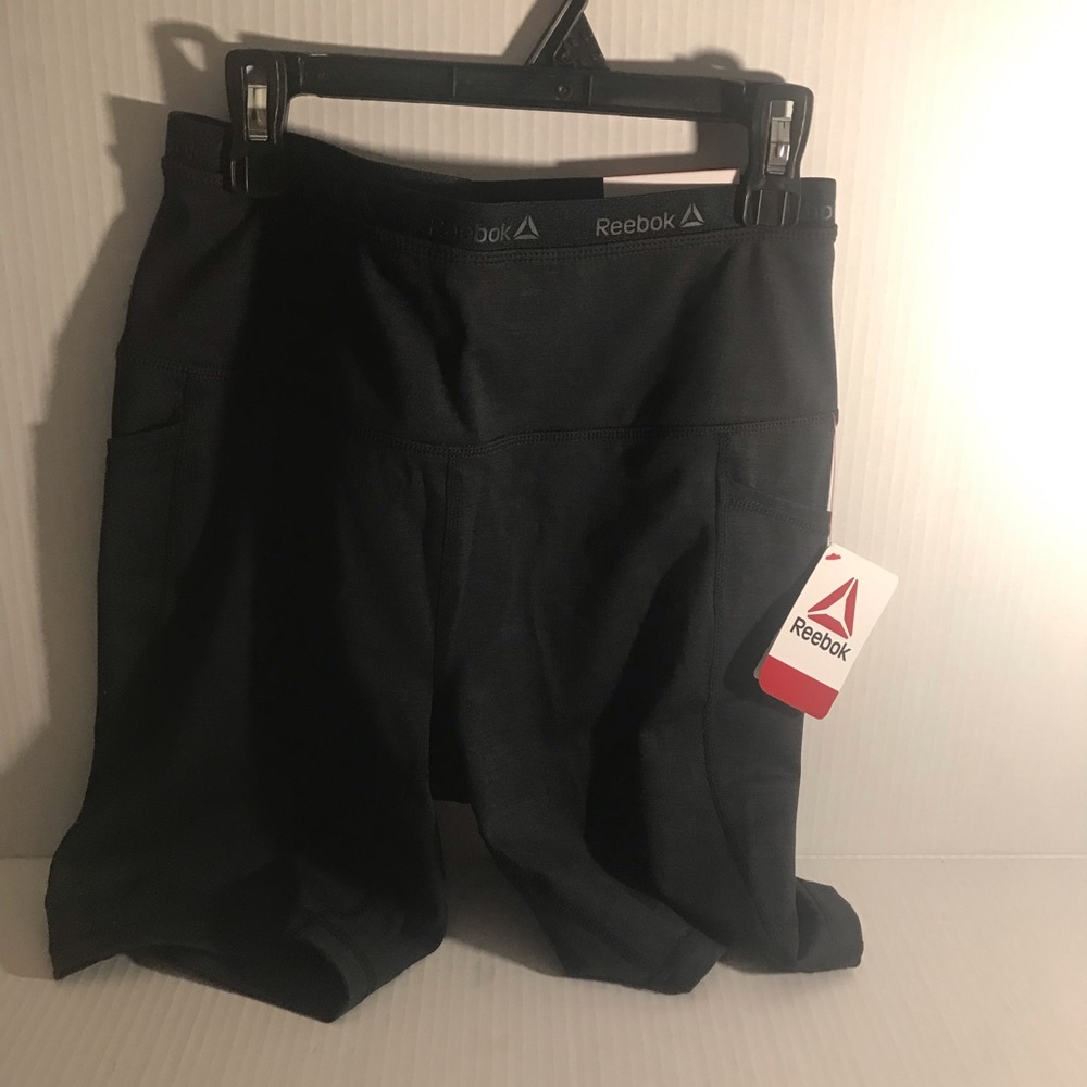 Reebok Women's  workout athletic running Black Performance Shorts pockets NWT